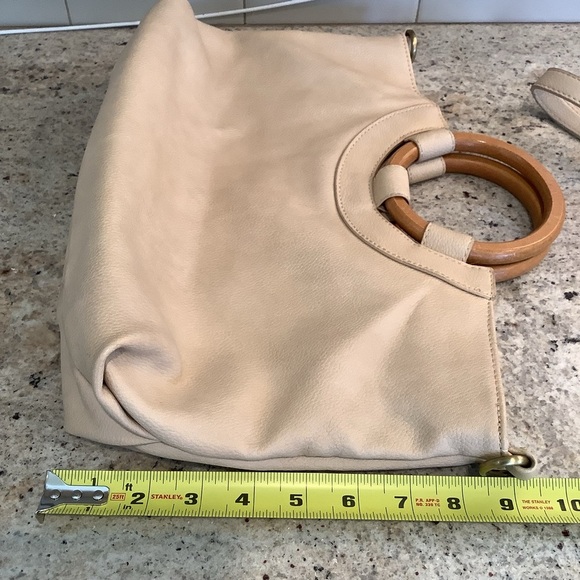 Anthropologie “Amalia” Cream Handbag with Wooden Handles - Picture 7 of 8